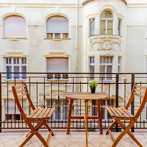 https://kiraly-str-corner-downtown.inbudapesthotels.com